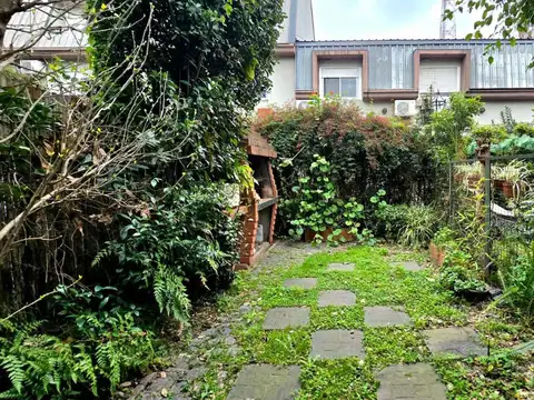 Depto Tipo Casa en Venta en Versalles, USD 162.000