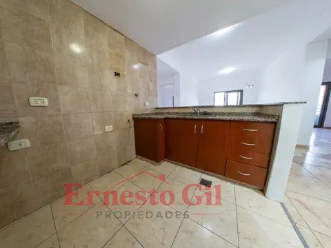 Departamento 4 ambientes con patio y balcon