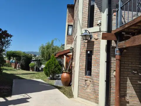 COMPLEJO DE CABAÑIAS EN VILLA DEL LAGO