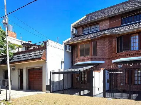 TRIPLEX 5 AMBIENTES VENTA EN LA TABLADA C TERRAZA