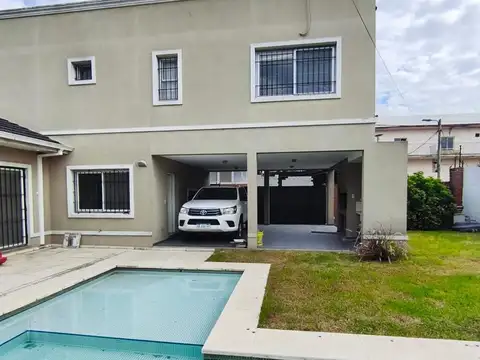 Casa en Venta en Bernal Oeste, USD 250.000