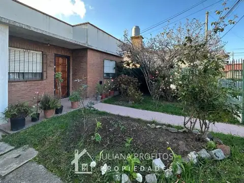 Avelina Huisi De Segui  1300