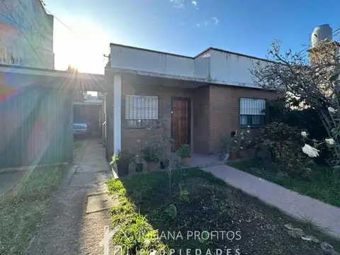 Casa en venta 4 ambientes Quilmes Oeste