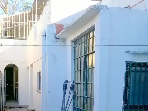 OPORTUNIDAD UNICA EN BARRIO INDUSTRIAL: Espacio, Seguridad y Gran Potencial