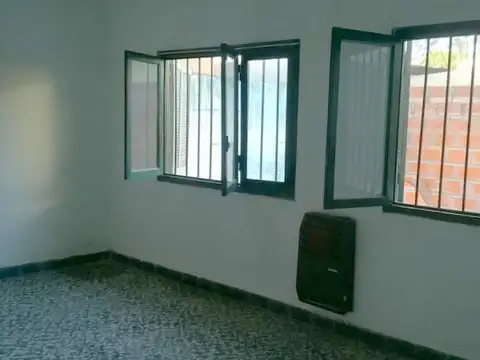 OPORTUNIDAD UNICA EN BARRIO INDUSTRIAL: Espacio, Seguridad y Gran Potencial