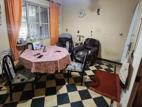 Casa 3 ambientes con 1 baño