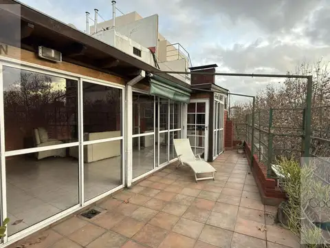 Venta Amplio departamento en Duplex con Parrilla