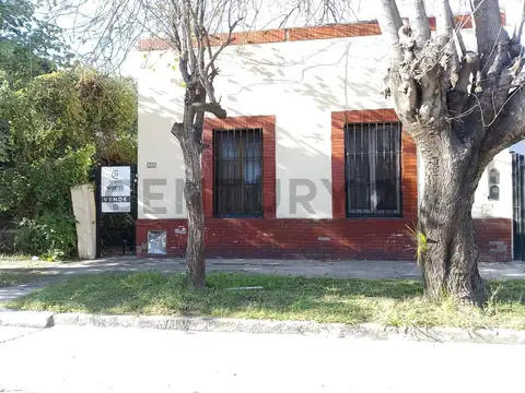 VENTA CASA 3 AMBIENTES MAS DEPARTAMENTO EN LANUS.