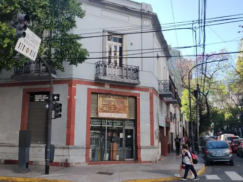 PH en alquiler Flores uso comercial.