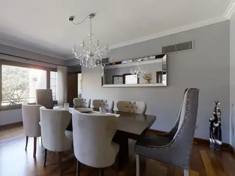 VENTA IMPORTANTE CASA en OLIVOS Lote Doble Frente