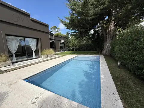 Jorge Newbery 5005, Mar Del Plata, Buenos Aires, Argentina.