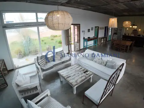 Casa 5 ambientes con 3 baños