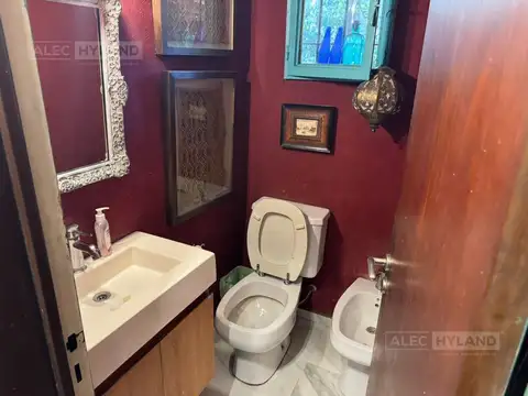 Casa 4 ambientes con 2 baños