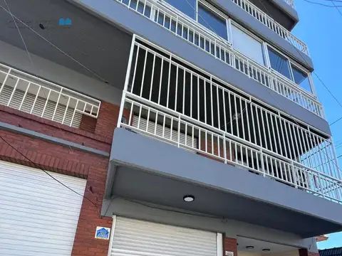 Departamento en alquiler 2 ambientes, edificio con ascensor y terraza común - Lomas del Mirador