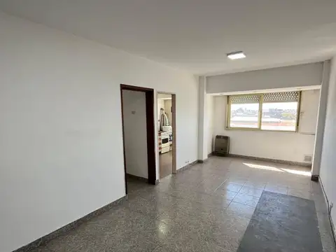 Departamento en Alquiler en Lomas del Mirador, $ 450.000