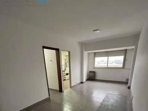 Departamento en alquler 2 ambientes en 5to piso, luminoso, edificio con ascensor - Lomas del Mirador