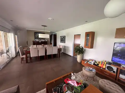 Casa en Venta en Countries y Barrios Cerrados en Berazategui, USD 289.000