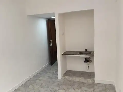 Teniente General Juan Domingo Perón 2600, Piso 2°