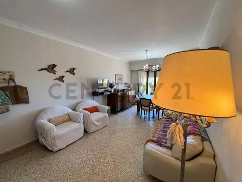 DEPARTAMENTO AMOBLADO EN VENTA FRENTE AL MAR
