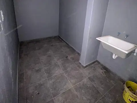 Galpon en Venta en Valentín Alsina, USD 485.000