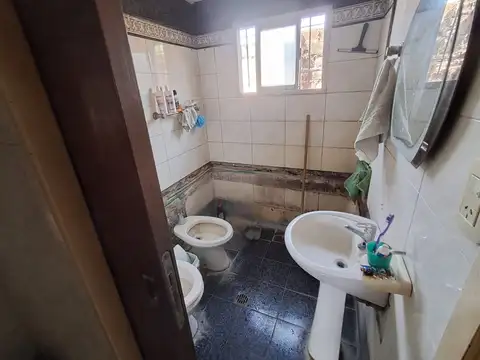 Casa 3 ambientes con 1 baño