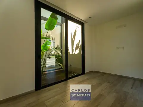 Casa en Venta con 4 cocheras