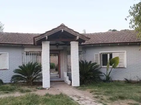Casa Quinta 5 Amb en Esquina c/ Gran Parque - San Ignacio y Bolívar, Longchamps