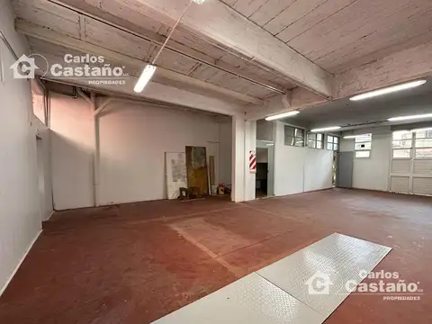 Edificio de múltiples usos con detalles de diseño exclusivo en excelente zona