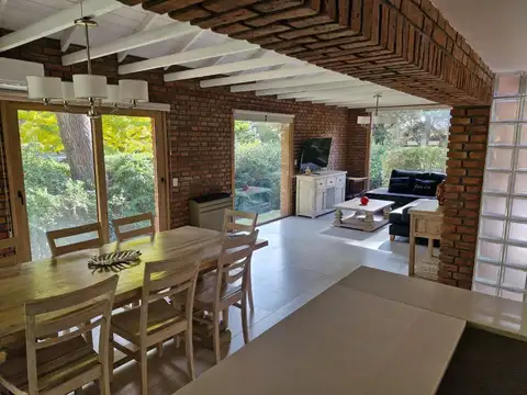 CASA EN VENTA EN CARILO, COSTA ARGENTINA, BUENOS AIRES