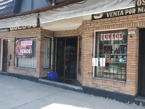 VENDE FONDO DE COMERCIO QUESERIA, FIAMBRERIA Y ALQUILA  LOCAL CON FONDO APTO PARA TODO RUBRO