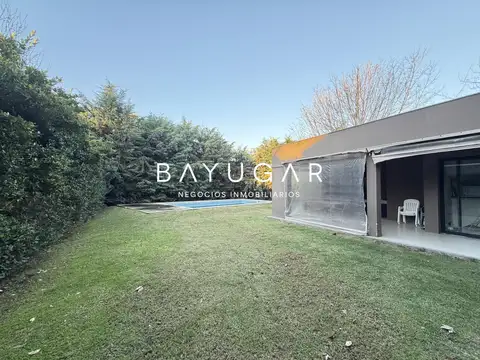 Casa en Venta con 4 cocheras