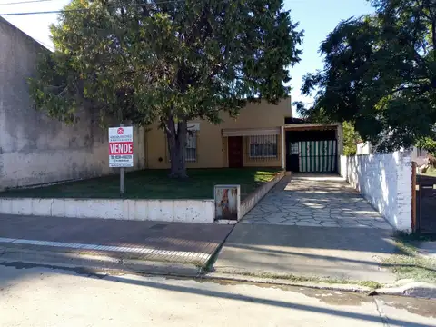 CASA EN EL CENTRO DE CAPILLA DEL SEÑOR