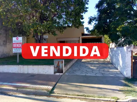 ¡ VENDIDA ! Casa en el Centro de Capilla del Señor