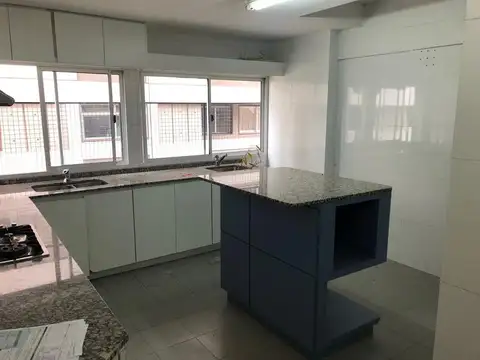 Departamento en Venta en Parque Las Heras, USD 235.000