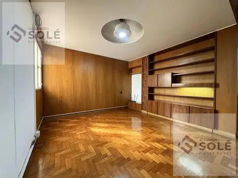Departamento 8 ambientes con 3 baños