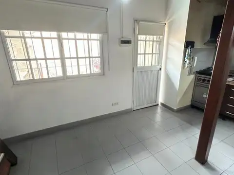 Depto Tipo Casa 2 ambientes con 1 baño