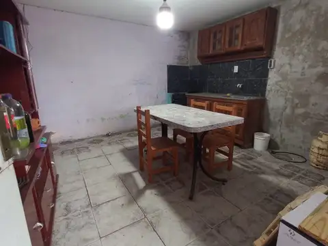 Casa 3 ambientes con 1 baño