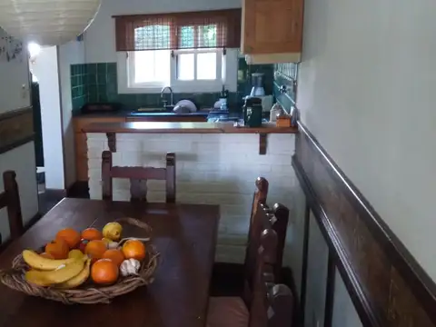 Casa 5 ambientes con 1 baño