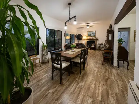 Casa 5 ambientes con 2 baños