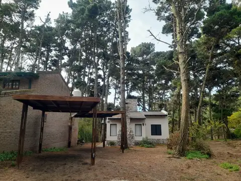 HERMOSA CASA EN LOTE DE 475 M2 EN CALLE 39  Y COPACABANA - IMPECABLE ESPECT JDIN AL FTE PARRILLA