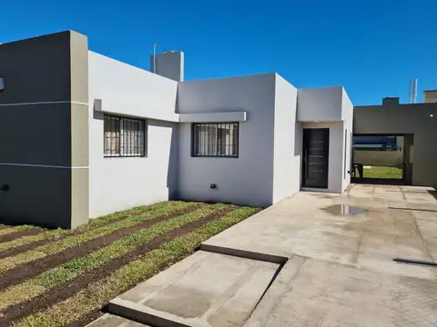Casa en venta 2 dormitorios  con Pileta en Tierra de Sueños 3