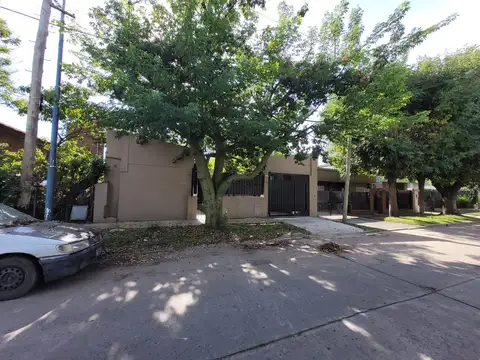 Casa en alquiler anual Centro de Pilar 4 amb.