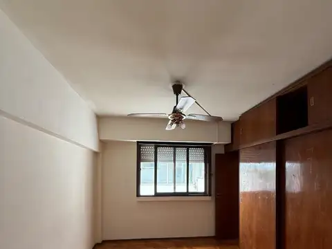 Andrés Lamas 2000, Piso 6°