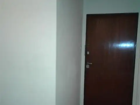 Andrés Lamas 2000, Piso 6°