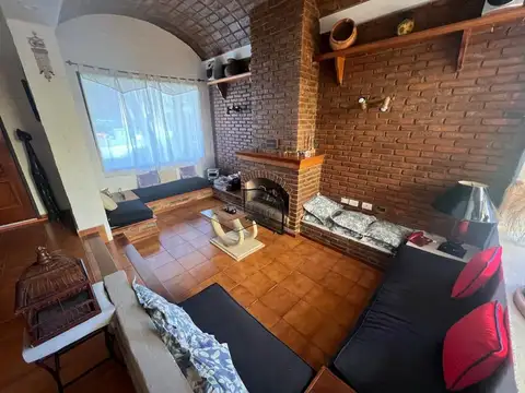 CASA EN VENTA EN SOSIEGO 5 AMBIENTES