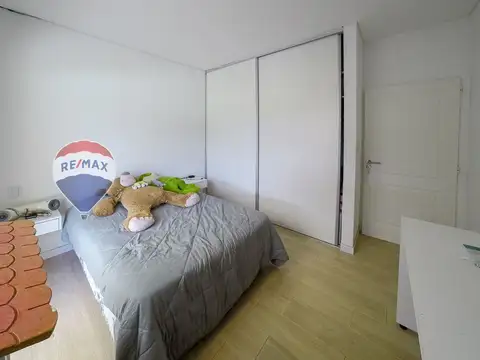 CASA 5 AMBIENTES EN VENTA LAGOS DE SAN ELISEO