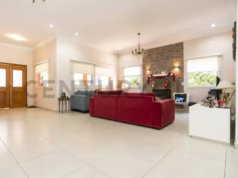 Casa en Venta en Club Miralagos, USD 270.000