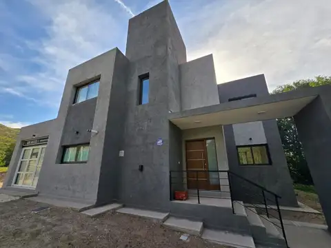 VENTA CASA EN JUANA KOSLAY SAN LUIS