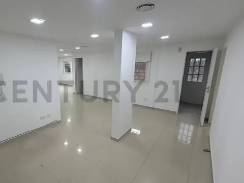 3 de Febrero 300, Piso A y B