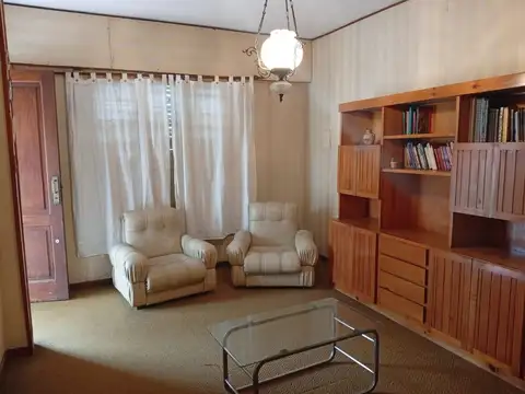 Casa en venta c/ cochera en Merlo